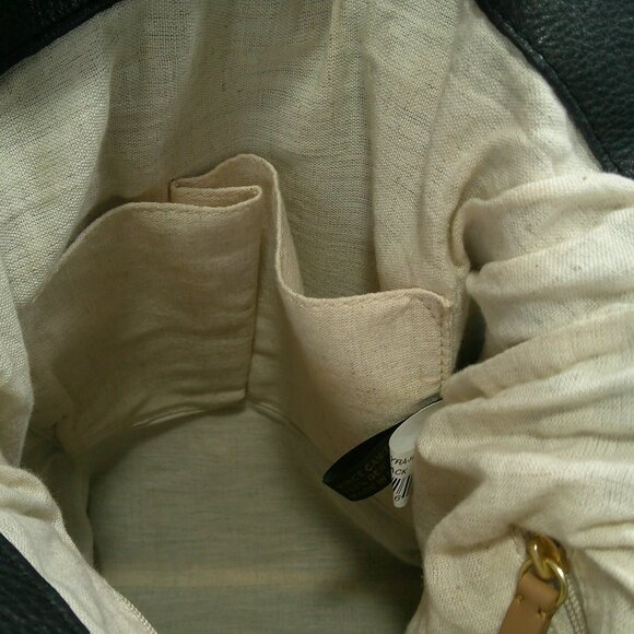 Vince Camuto Black Leather Cayra Minimalist hobo bag - Picture 7 of 9